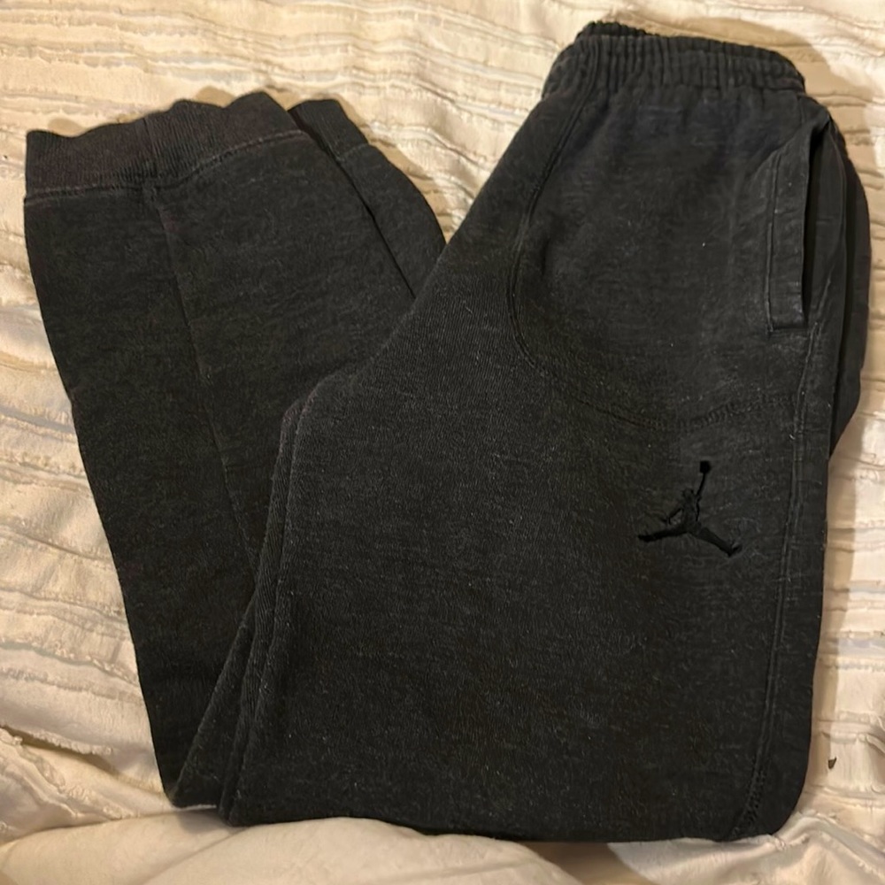 #JORDAN Boys full-length grey sweatpants, Size M